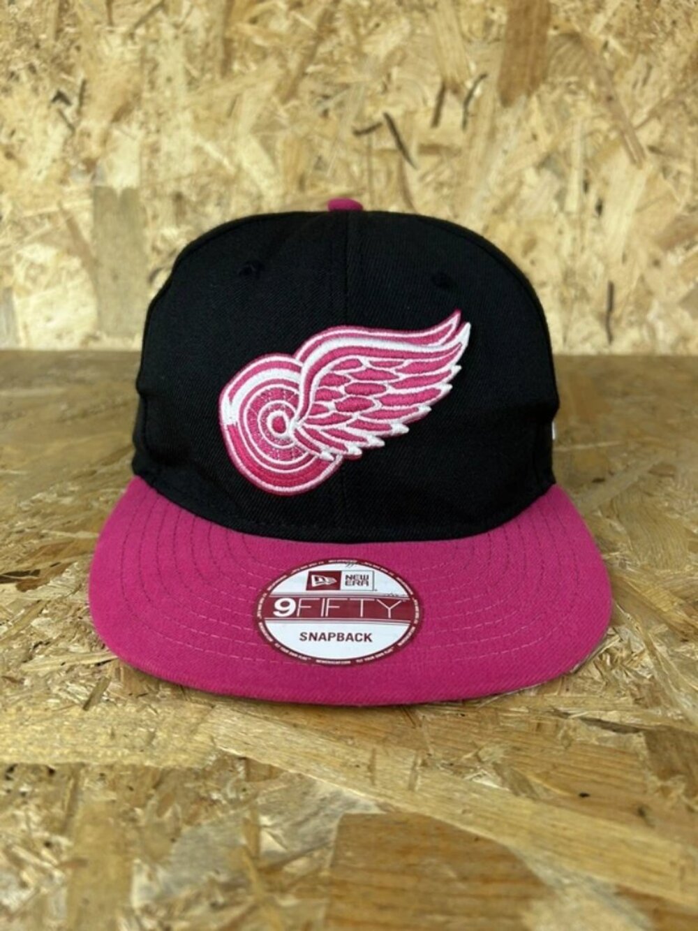 Black Pink Detroit Red Wings NHL New Era 9Fifty Adjustable Snapback Baseball Cap